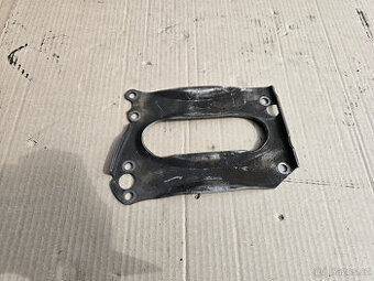 BMW N57 výztuha bloku