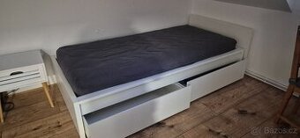 Postel Ikea se šuplíky včetně roštu