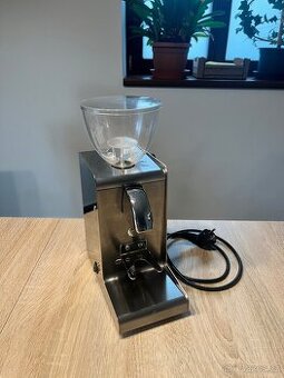 kávomlýnek Ascaso i-STEEL s mikrometrickým nastavováním