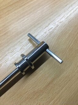 Šroub tlumiče řízení Jawa