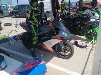 Yamaha yzf R1 RN19 okruhovka připraveno na sezonu