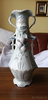 Porcelánová secesní váza