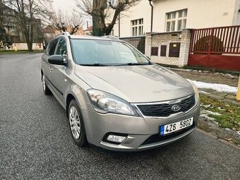 Kia Ceed 1.4 benzín 77kw 90 tis km