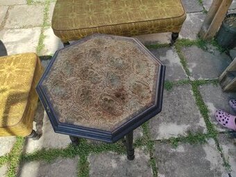 Divan, křeslo a stolek