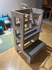 Detska učící věž z masivu