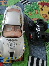 Policie auto a terenni auto