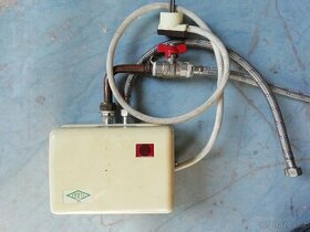 Průtokový ohřívač vody  4kW 220v - 1