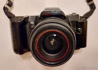 fotoaparát Olympus s bleskem