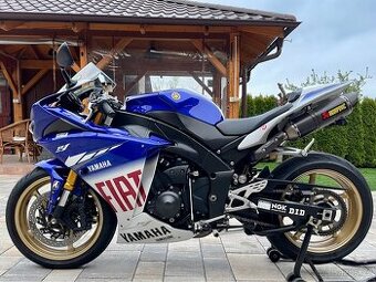 Yamaha R1 Big Bang
