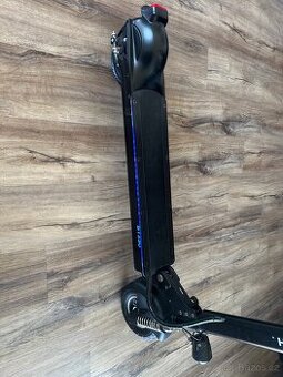 2 3 4 5 6 7 8 9 BLUETOUCH - Elektrokoloběžka BT350 - černá