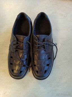 Děrované polobotky vel. 42
