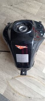 Nádrž a palivové čerpadlo KTM 125 Duke