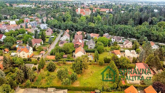 Prodej pozemku 1000m2 Průhonice