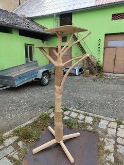 Kočičí strom - škrabadlo