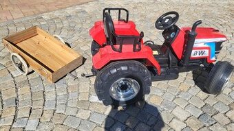 Velký elektrický traktor