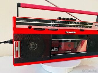 Radiomagnetofon Sharp QT 244, rok 1986