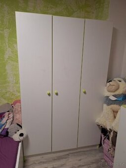 Šatní skříň do dětského pokoje