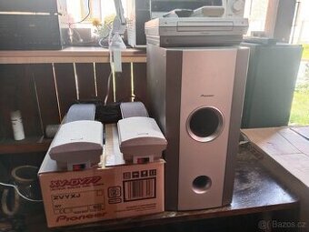 PIONEER DVD 5.1 SURROUND XV-DV77 Inc S-DV77SW SUBWOOFER,