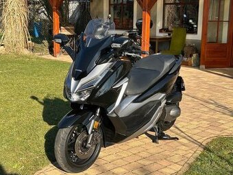 Honda Forza 300
