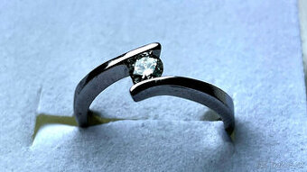 Luxusní zlatý prsten s "G" diamantem 585/1000 2,8g