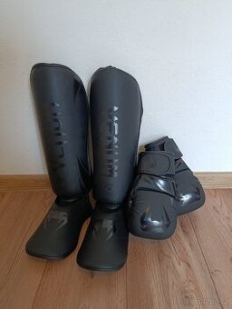 Venum MMA rukavice + chrániče holení
