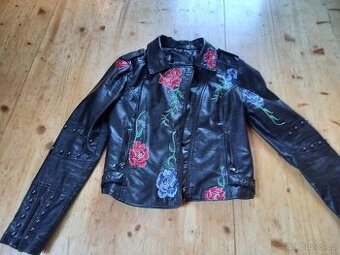 kožená bunda v koženém stylu