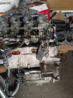 Suzuki GSX-R 750 K1 motor