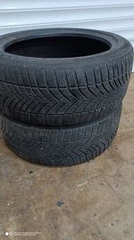 Zimní pneumatiky 235/45r18