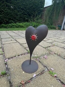 Kovový svícen na čajovou svíčku