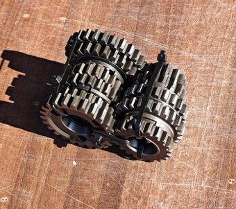 Převodovka Jawa Enduro 6ti kvalt 250 originál nepoužitá