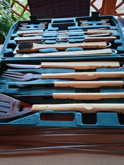 nářadí na grilování