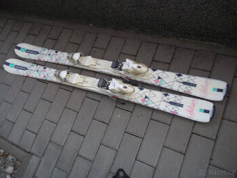 Juniorské carvingové lyže 140 cm