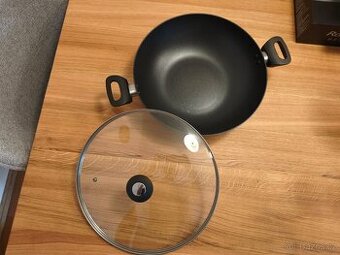 Nová pánev Wok s poklicí 32cm - nepoužitá