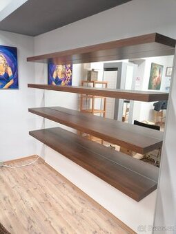 Police, zadní díl zrcadlo