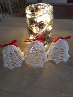 Háčkované zvonečky s rolničkou