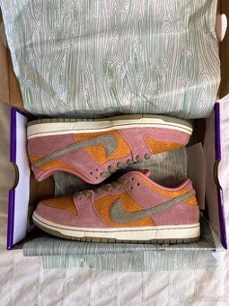 Nike SB Dunk Low Pro