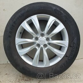 Originální Alu kola Kia Sorento 18" 5x114,3, pěkné Good Year