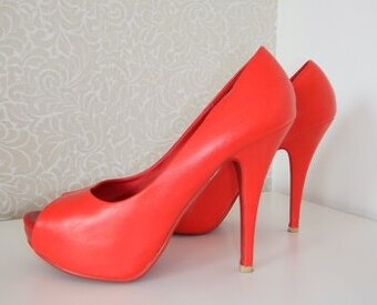 Červené lodičky na platformě, vel. 38 - 1