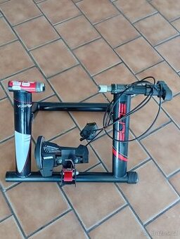 Trenažér na jízdní kolo