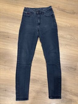 Dívčí rifle Tommy Jeans v pěkném stavu vel. 27(13/14let)