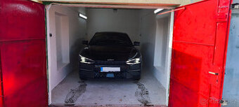 Pronájem garáže–elektřina,nová střecha,nabíjeni el. Auta