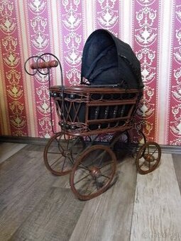 Proutěný kočárek na panenku