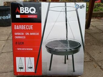 Grilovací ohniště s trojnožkou