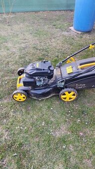 Sekacka na travu green garden