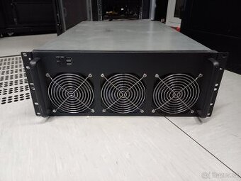 Mining Rig v servrovém case 4U