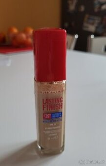 make up Rimmel Lasting finish (100 Ivory)