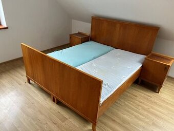 retro nábytek, dvoulůžko+2x noční. stolek, 2x skříň, zrcadlo