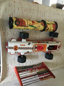 Staré retro hry a hračky