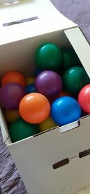 Barevné míčky