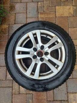 Kola kompletní se zimnim obutím z VW Touran rok 2010